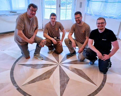 Neue Windrose für alte Villa